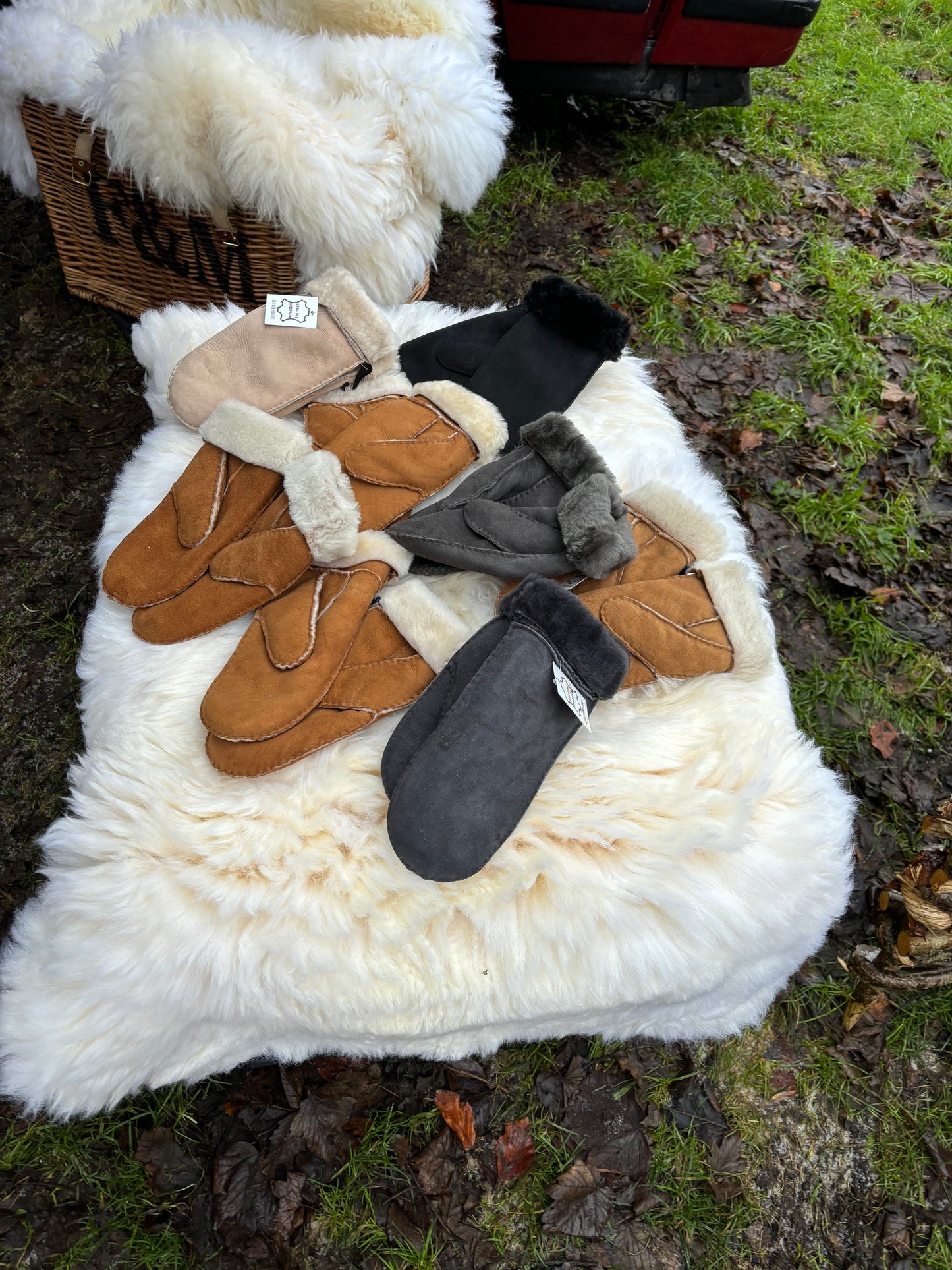 Ladies 100% sheepskin mittens